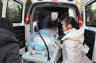 积石山妇婴监护型护送
