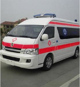 积石山上汽大通救护车