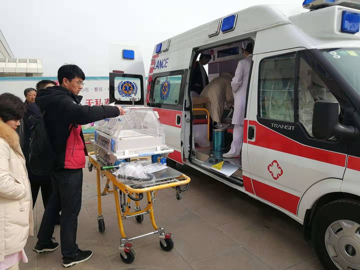 积石山救护车转院