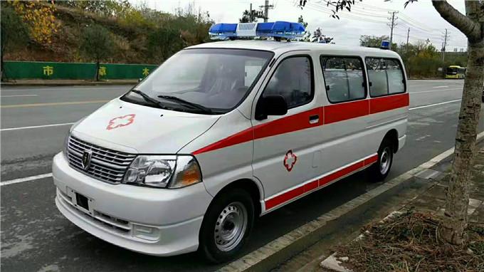 积石山丰田海狮救护车